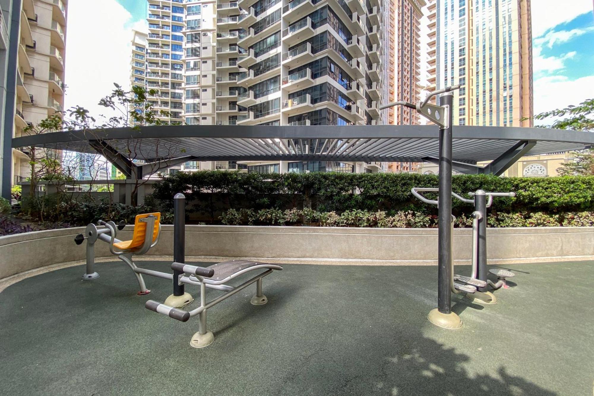Apartment Stayhere At Viceroy Mckinley Hill Relax & Unwind